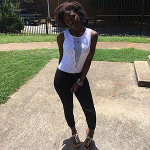 Meet your Posher, Keniya